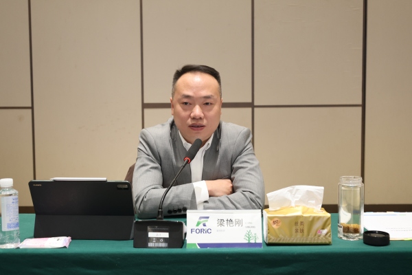 梁总1_副本.jpg 梁总1_副本.jpg